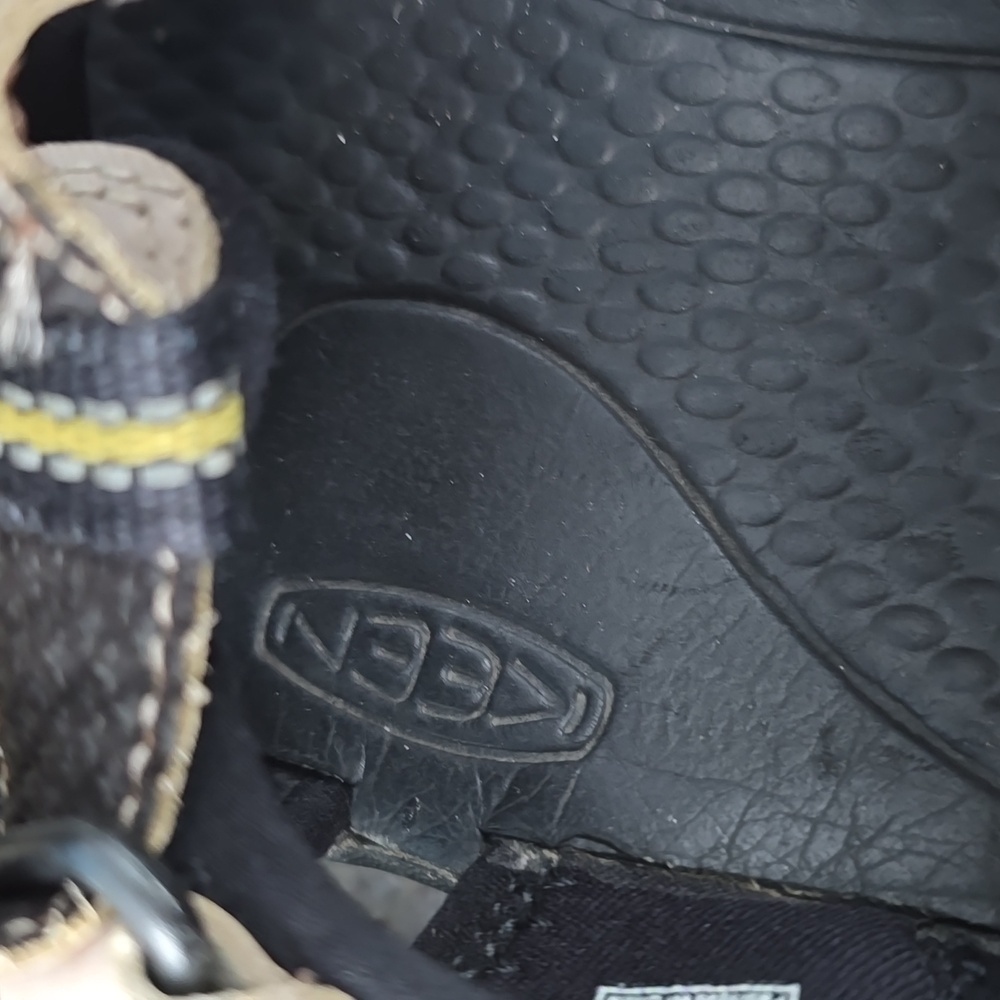 Keen Newport H2 Sandals - YOUTH Size 4 - Picture 9 of 15